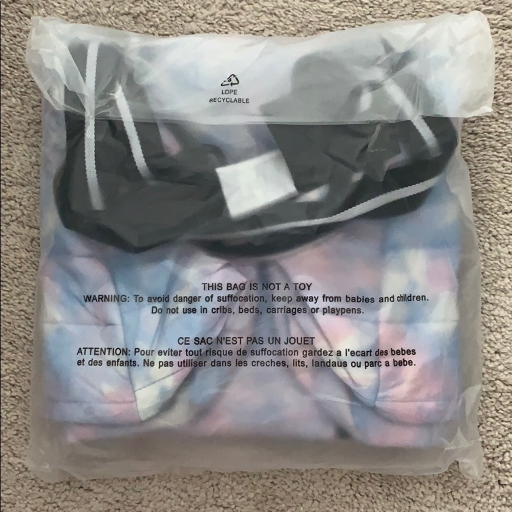 PINK duffel bag *new* - Picture 4 of 4